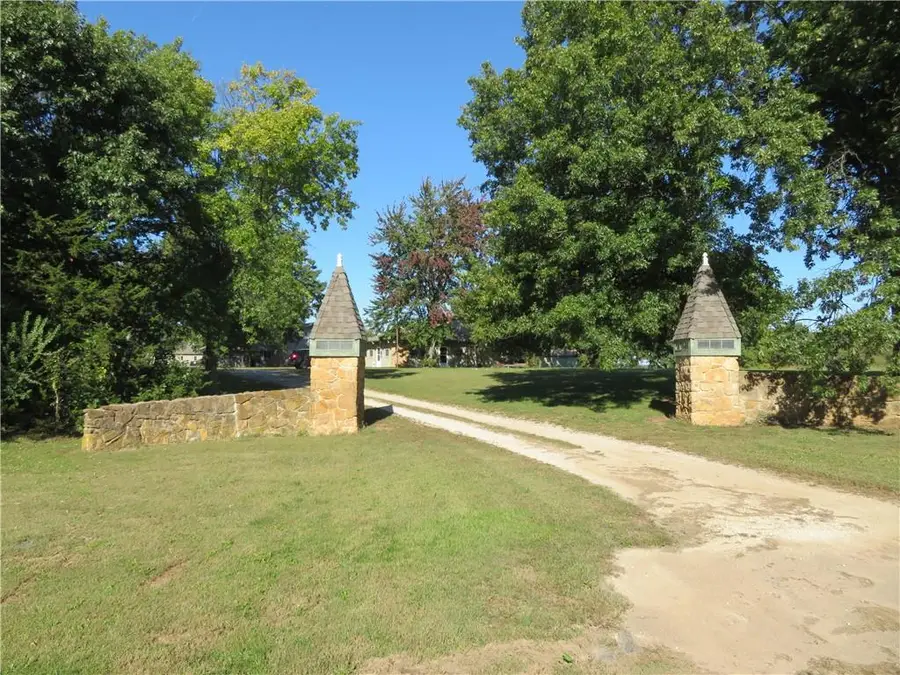 7607 Ferguson Road, Ozawkie, KS 66070 - #2