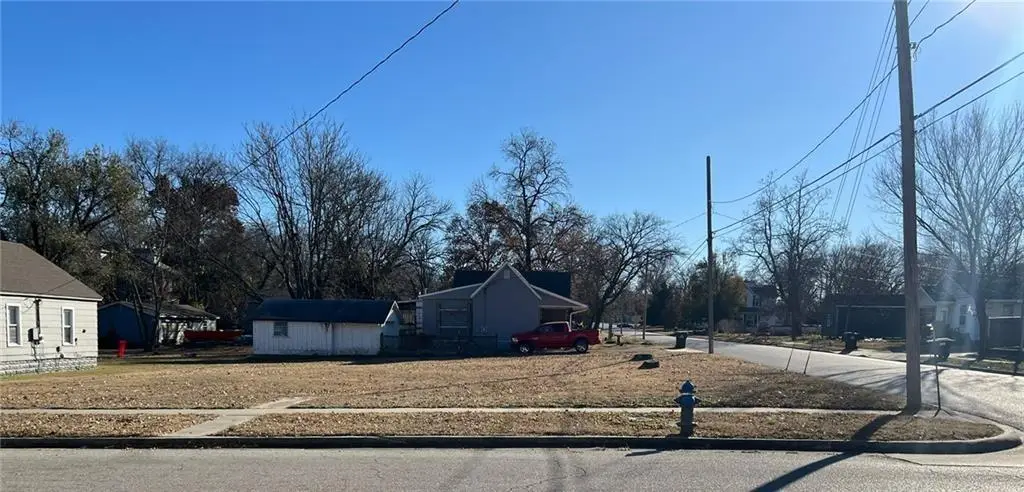 122-124 N Spring Street, Nevada, MO 64772 - #1