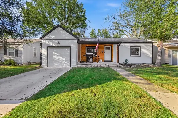 1734 Main Street, Osawatomie, KS 66064
