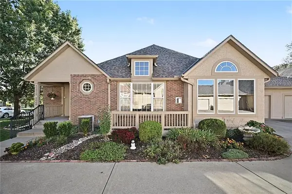 15212 S Greenwood #2000 Street, Olathe, KS 66062