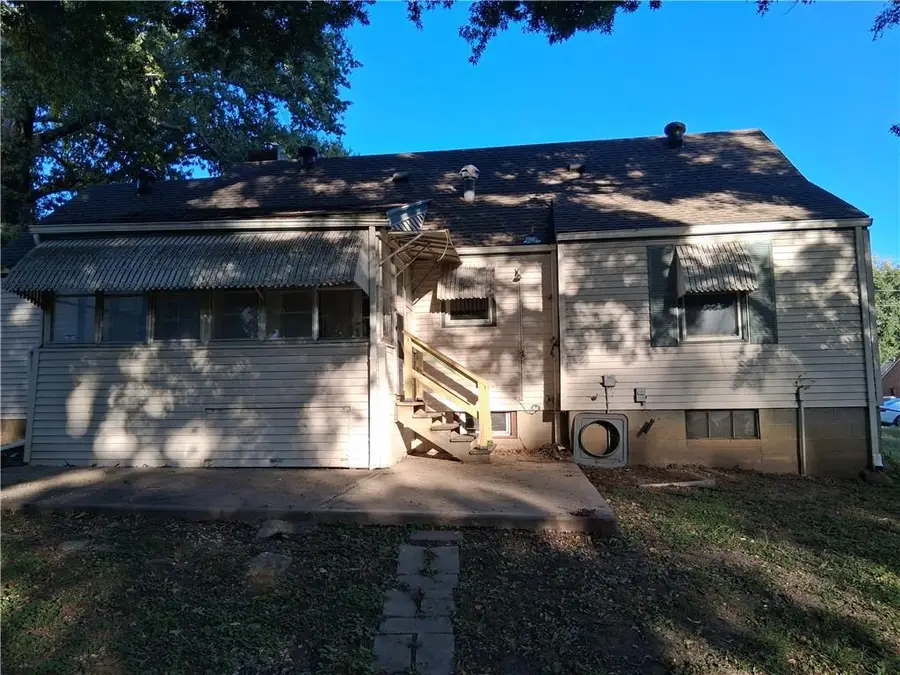 7020 Raytown Road, Raytown, MO 64133 - #3