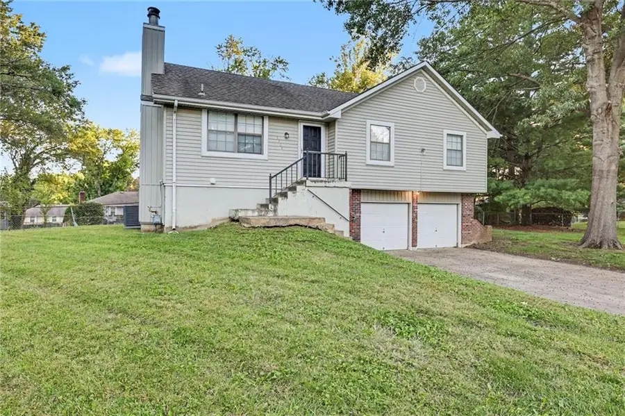 3804 NE Woods Court, Lees Summit, MO 64064 - #2