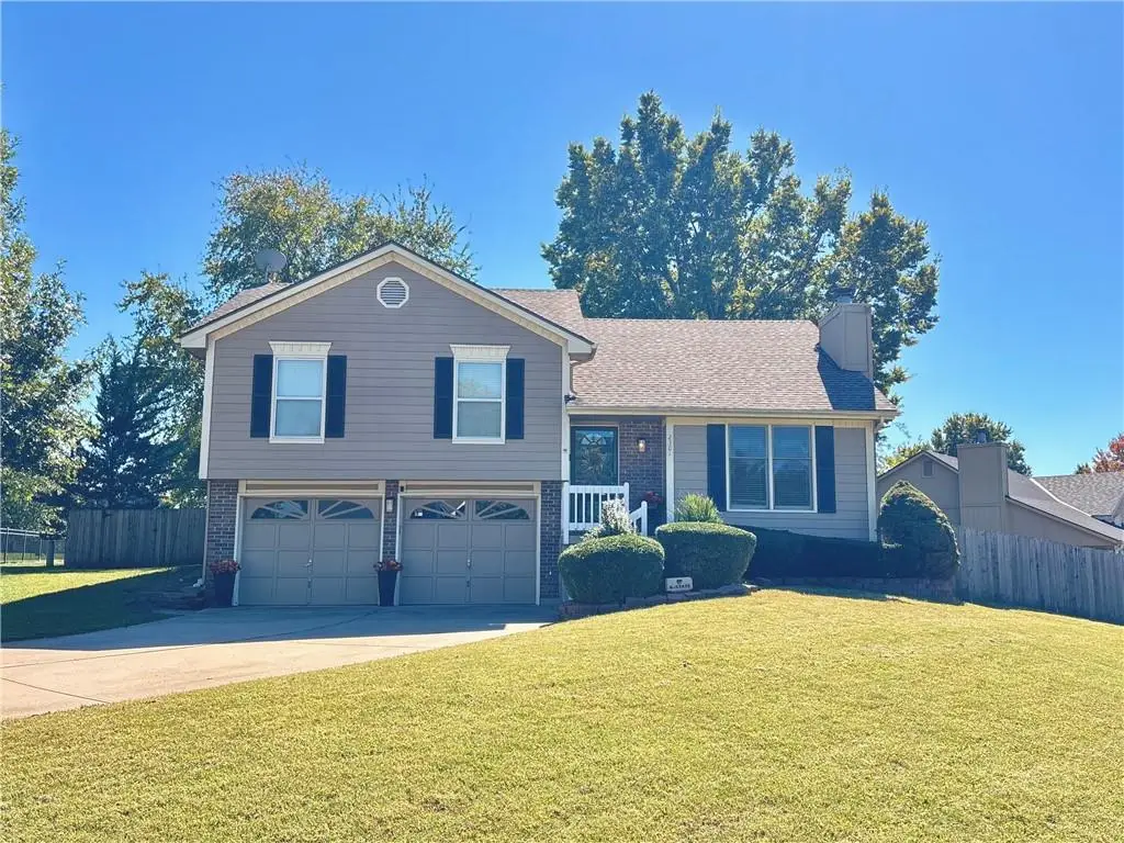 2301 NE Chipman Street, Lees Summit, MO 64086 - #1