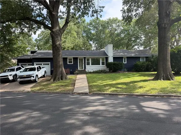 7447 Grand Avenue, Kansas City, MO 64114