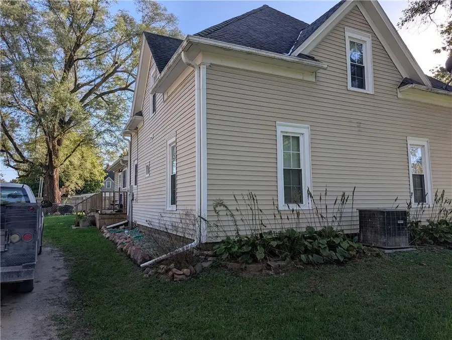 621 N Smith Street, Burlington Junction, MO 64428 - #3