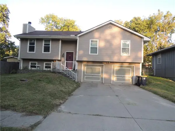 6911 N Liberty Street, Liberty, MO 64118