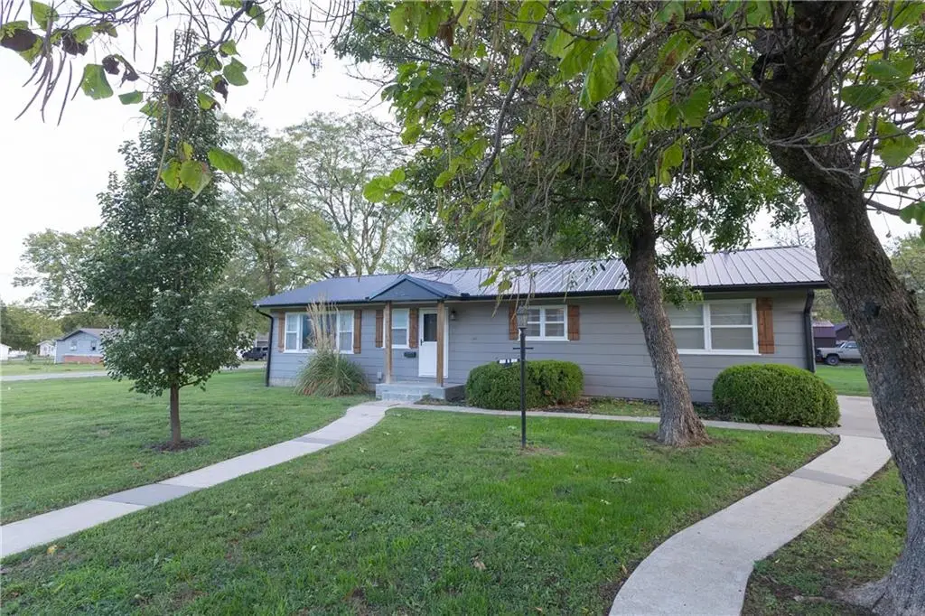401 N 4th Street, Humboldt, KS 66748 - #1