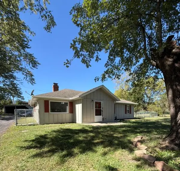 16000 Allen Avenue, Belton, MO 64012