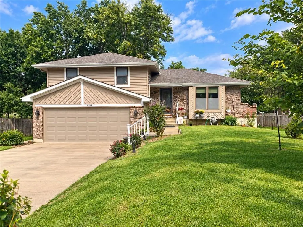 509 NW Beau Circle, Blue Springs, MO 64014 - #1