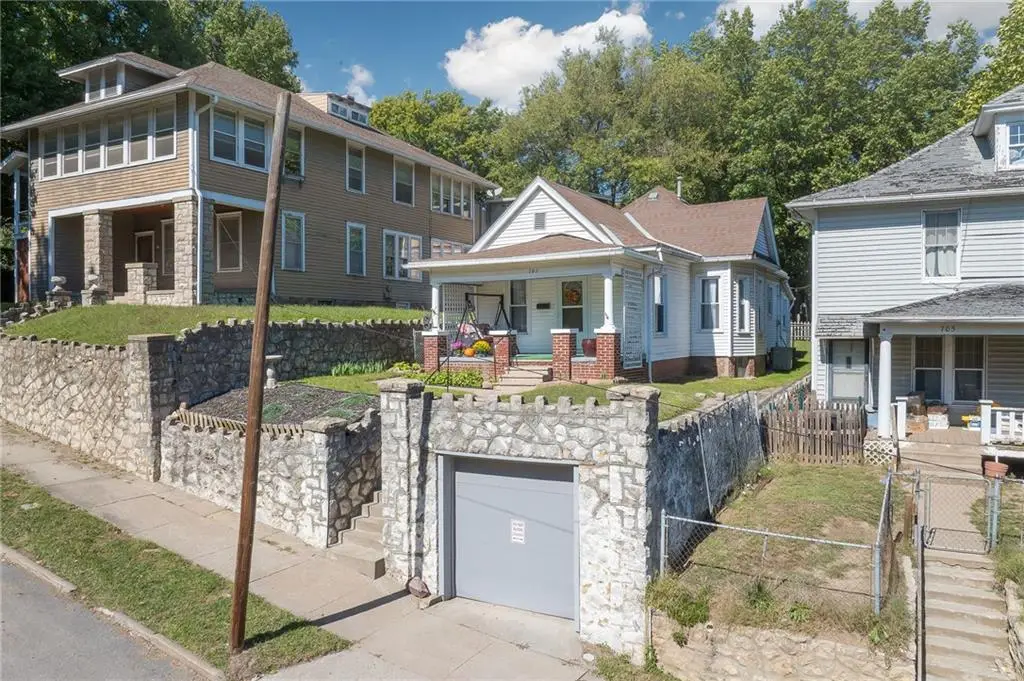 703 Mcdonald Street, Saint Joseph, MO 64505 - #1