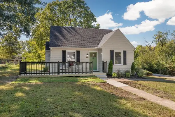 1105 NE Maple Drive, Kansas City, MO 64118