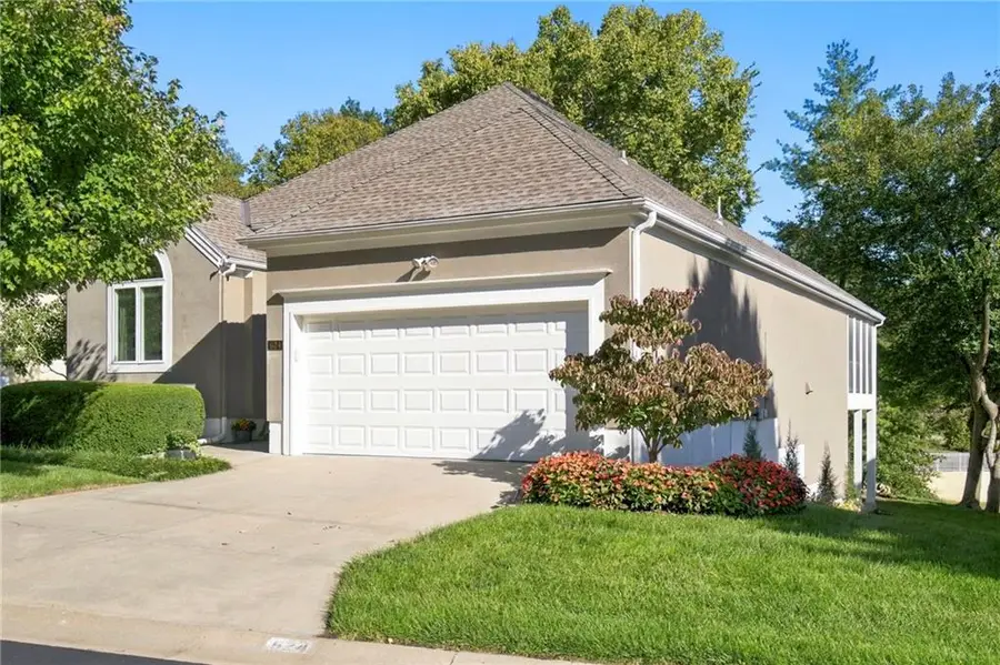624 W 131 Terrace, Kansas City, MO 64145 - #2