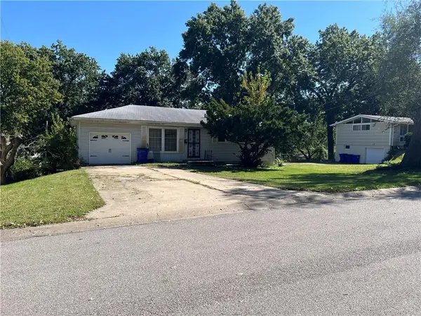 6001 N Michigan Place, Gladstone, MO 64118