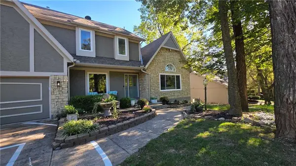 8228 NW Weatherby Drive, Weatherby Lake, MO 64152