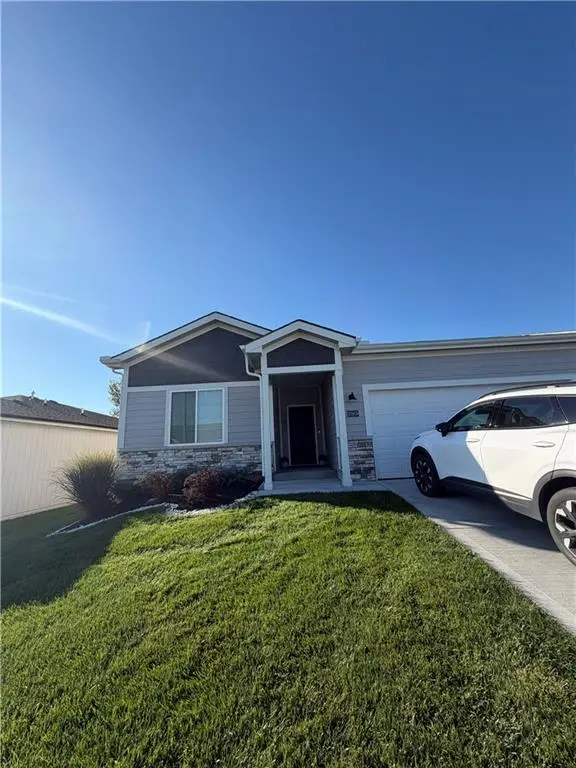 20909 W 190th Place, Spring Hill, KS 66083