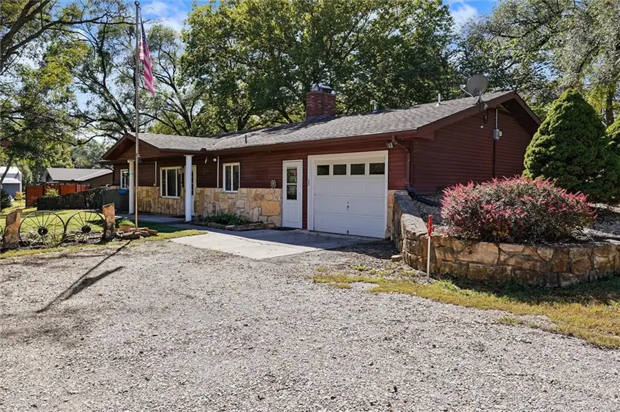 426 Halderman Street, Lecompton, KS 66050 - #2