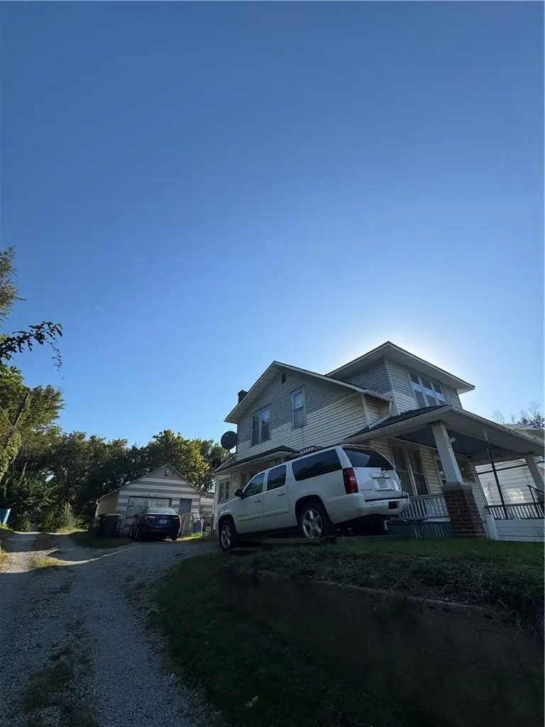 1910 Sacramento Street, Saint Joseph, MO 64507 - #1