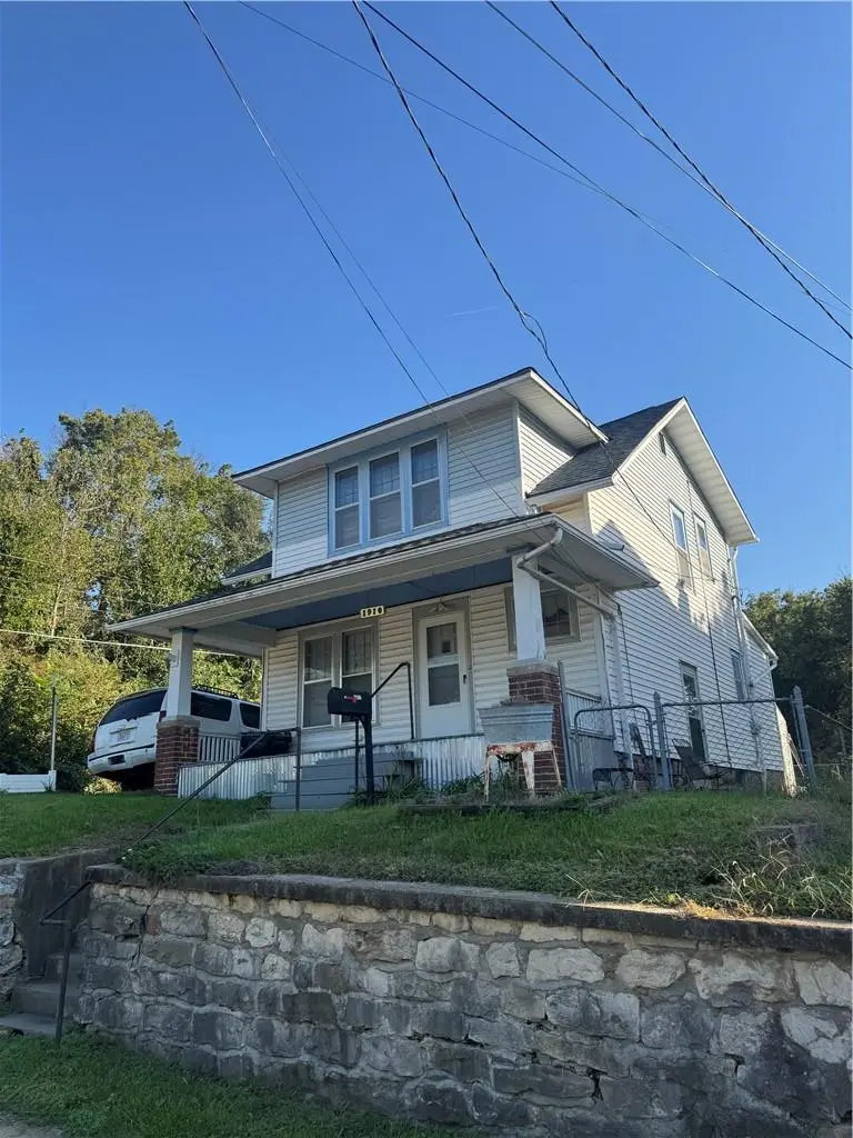 1910 Sacramento Street, Saint Joseph, MO 64507 - #2