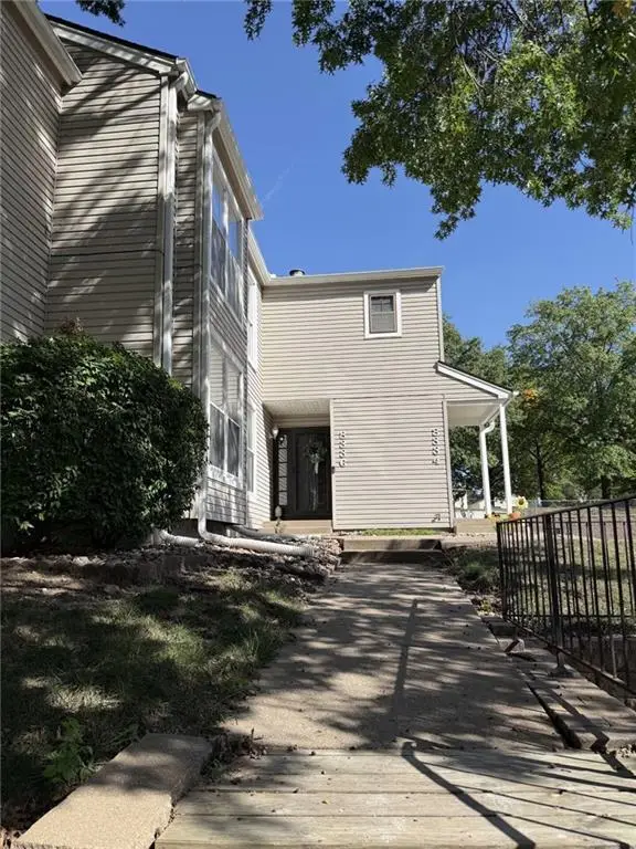 8336 NW Barrybrooke Drive, Kansas City, MO 64151