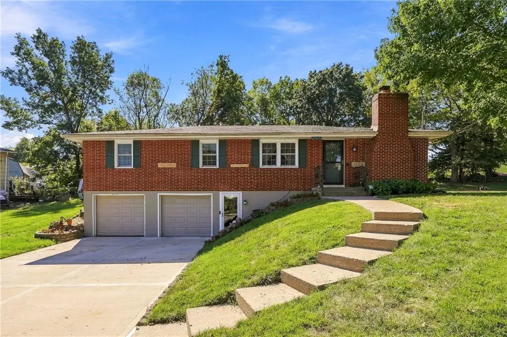 363 E Lowell Street, Claycomo, MO 64119 - #1