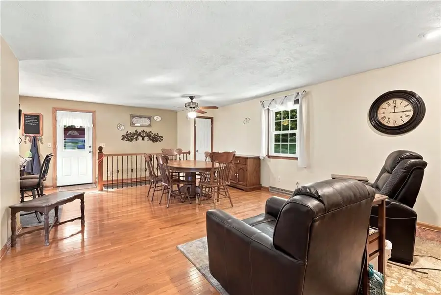 363 E Lowell Street, Claycomo, MO 64119 - #2