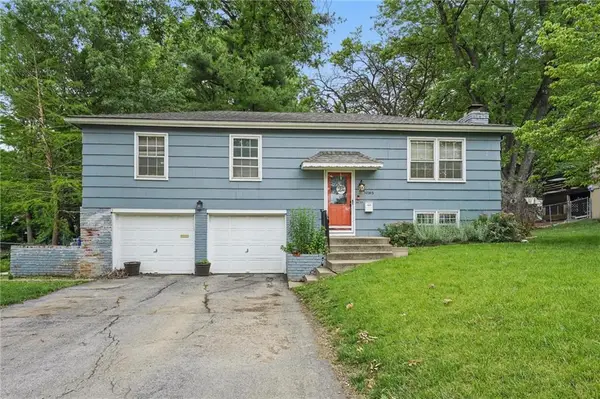 10202 Moody Park Drive, Overland Park, KS 66212
