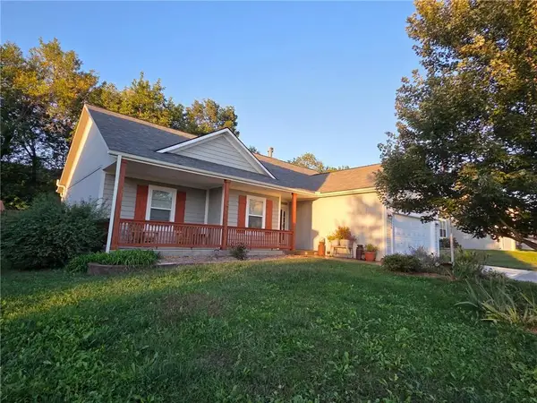 20426 W 220th Terrace, Spring Hill, KS 66083