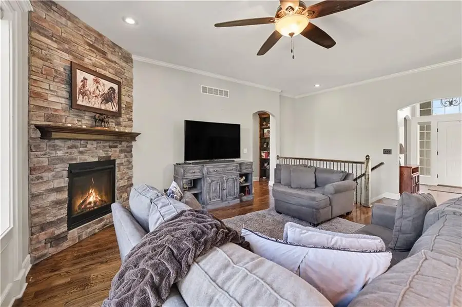 16655 S Lind Road, Olathe, KS 66062 - #3