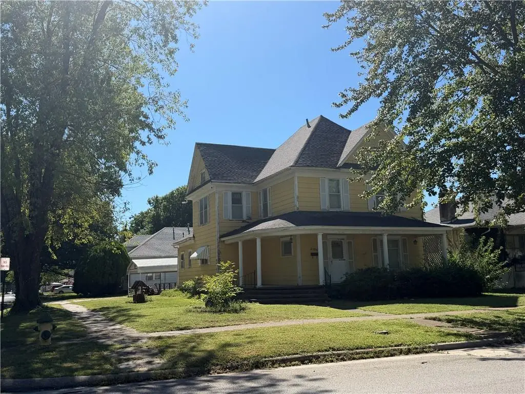 2700 Crawford Avenue, Parsons, KS 67357 - #1
