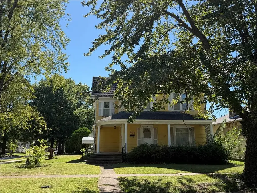 2700 Crawford Avenue, Parsons, KS 67357 - #2