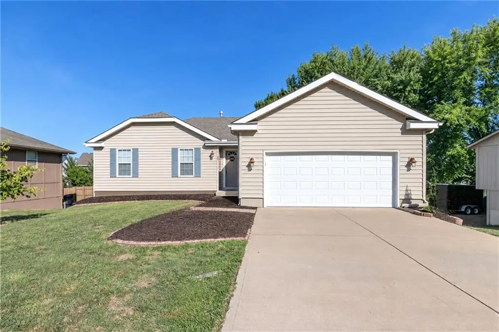 300 NE 6th Street, Blue Springs, MO 64014 - #1