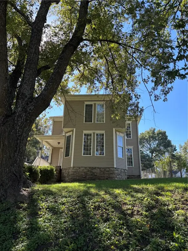 1106 Parallel Street, Atchison, KS 66002