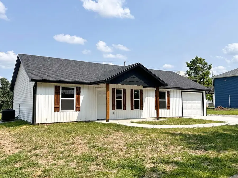 108 W Barrett Avenue, Walker, MO 64790 - #2