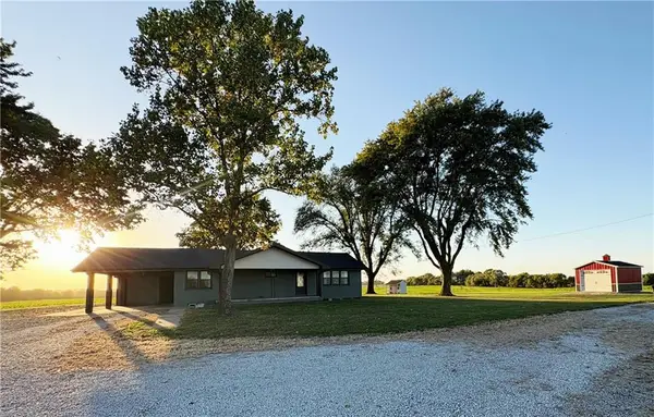 390 NW H Highway, Warrensburg, MO 64093
