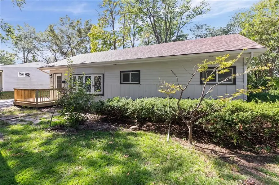 6912 N Harrison Street, Gladstone, MO 64118 - #3