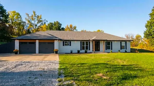 8714 Albany Road, Orrick, MO 64077