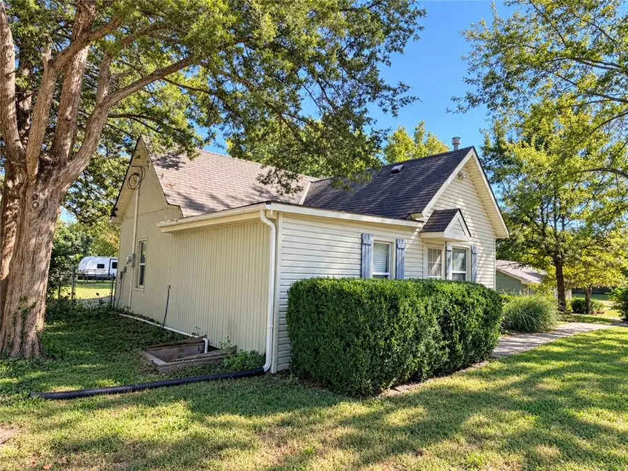 505 2nd Avenue, Greenwood, MO 64034 - #2