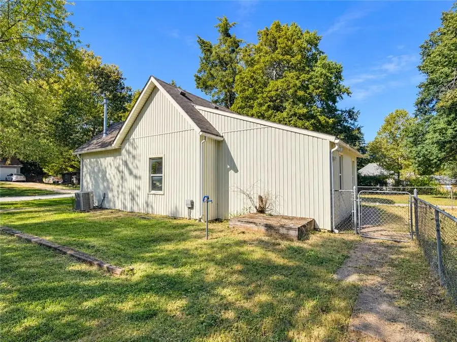 505 2nd Avenue, Greenwood, MO 64034 - #3