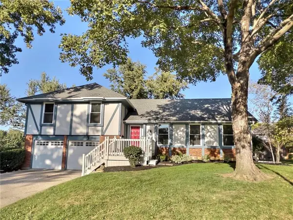 8809 Widmer Road, Lenexa, KS 66215