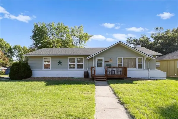 1606 NE 68th Place, Gladstone, MO 64118