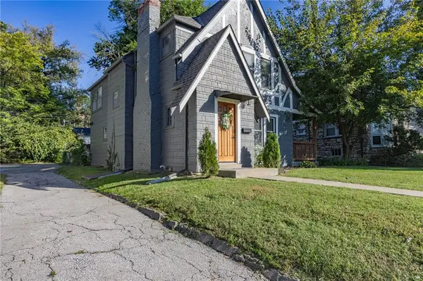 7411 Forest Avenue, Kansas City, MO 64131