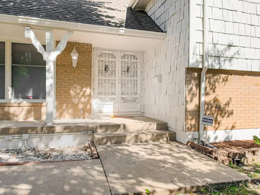 14616 E 43rd Street S, Independence, MO 64055 - #2
