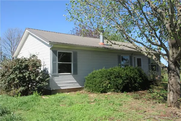 37780 Pleasant Valley Road, Osawatomie, KS 66064