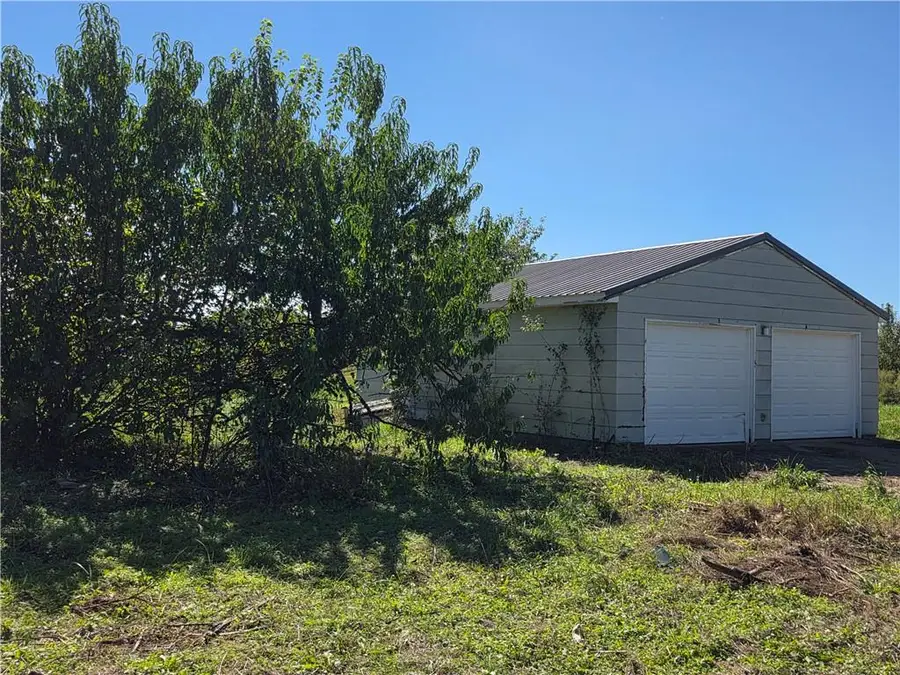 37780 Pleasant Valley Road, Osawatomie, KS 66064 - #3