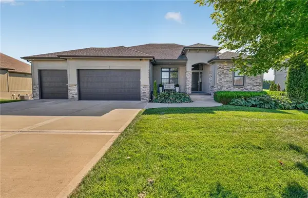4316 S Stone Canyon Drive, Blue Springs, MO 64015