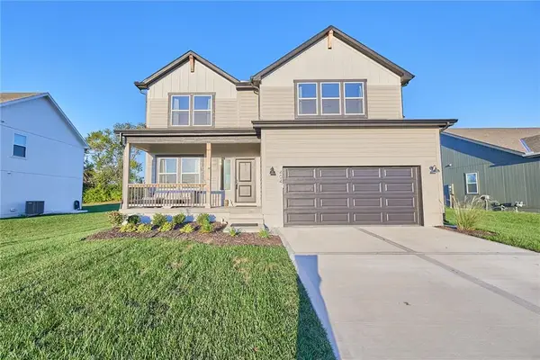 404 Woodview Drive, Raymore, MO 64083