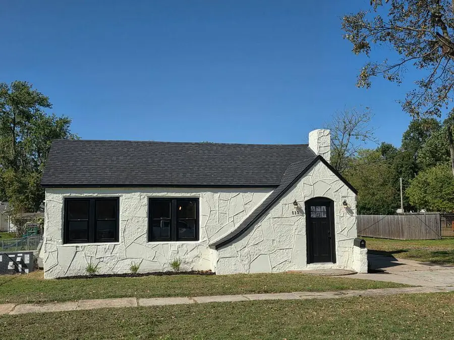 533 S Indiana Avenue, Columbus, KS 66725 - #2