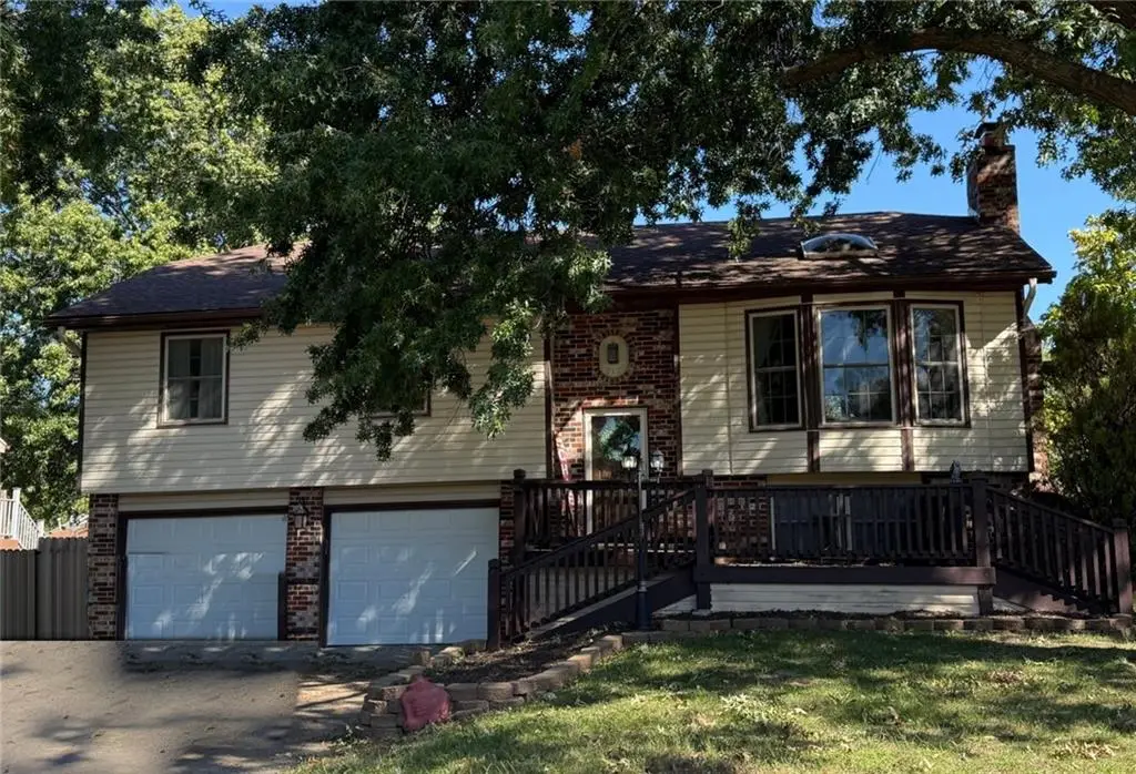 812 Sheridan Road, Olathe, KS 66061 - #1