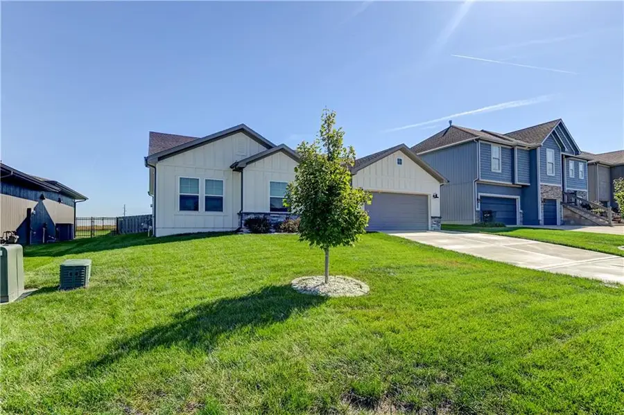4761 S 22nd Street, Leavenworth, KS 66048 - #3