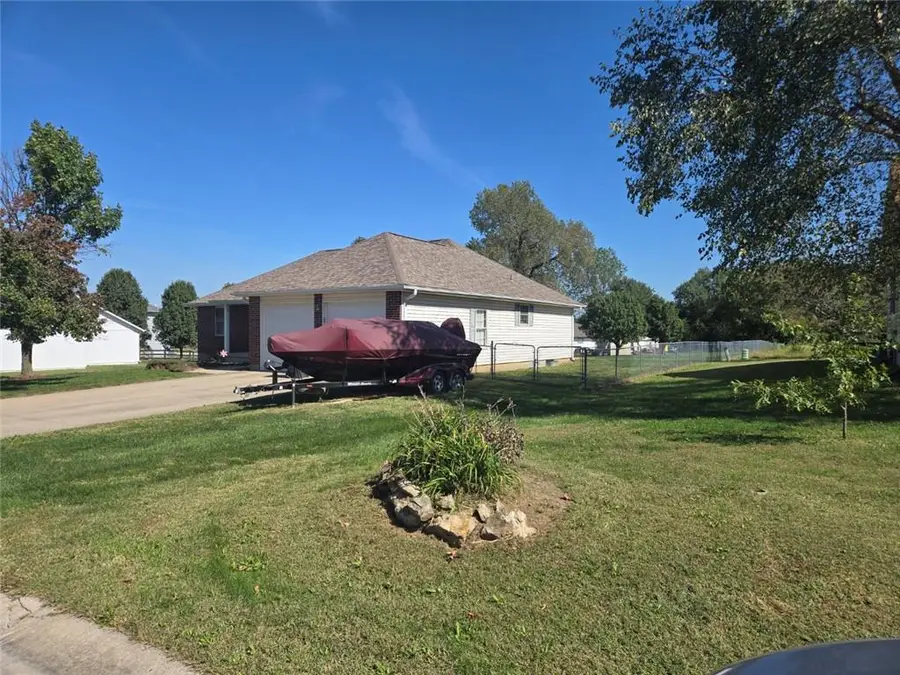 806 Orchid Street, Garden City, MO 64747 - #3